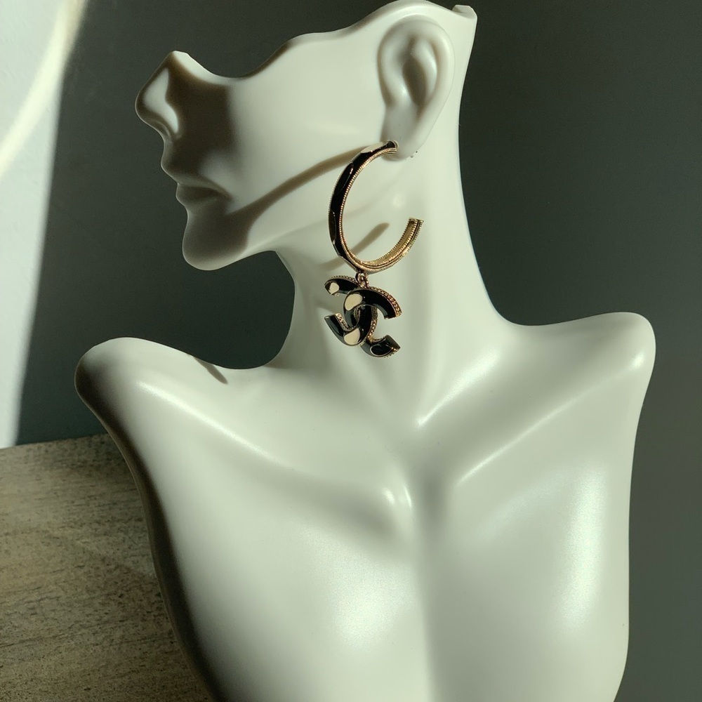 CHANEL Metal Gold & Black Earrings - Picture 13 of 14